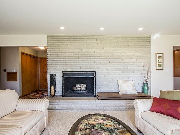 5th image of 2741 Alder Vista Dr