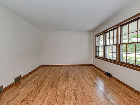 4th image of 7516 Sheridan Dr
