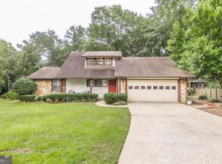 102 Sweetwater Ct, Warner Robins, GA