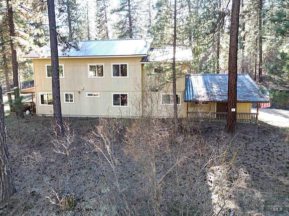 3rd image of 14 Forest Trail Rd
