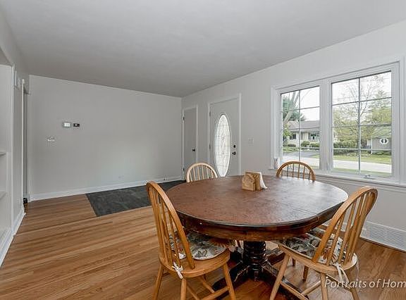 3rd image of 26W229 Grand Ave