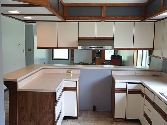 3rd image of 2531 Woodlawn Dr