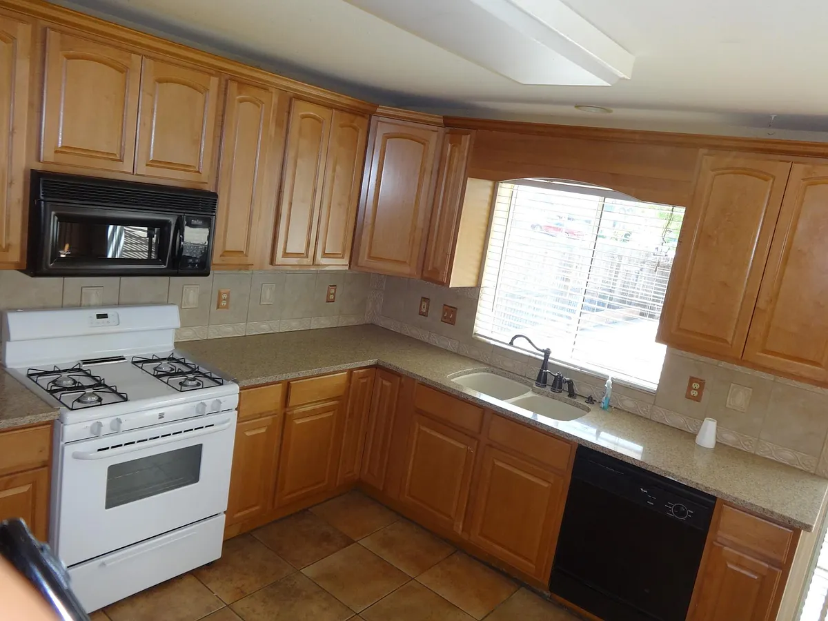 Building Photo - 2145 Moore Dr