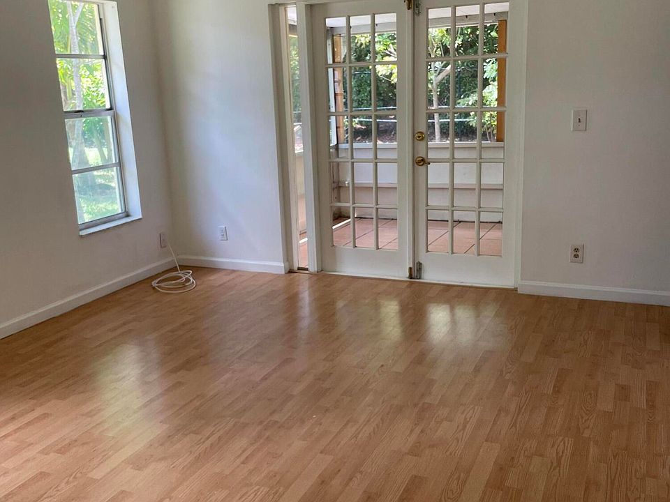 1st image of 4845 Brady Lane