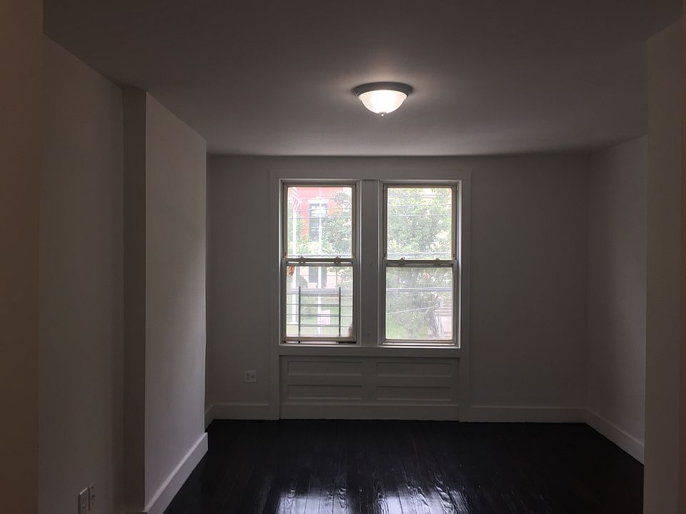 1st image of 2242 41st St #1R