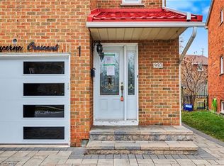 993 Lucerne Cres, Mississauga, ON L5C3X6