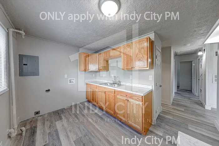 3209 E 26th St — Photo 8