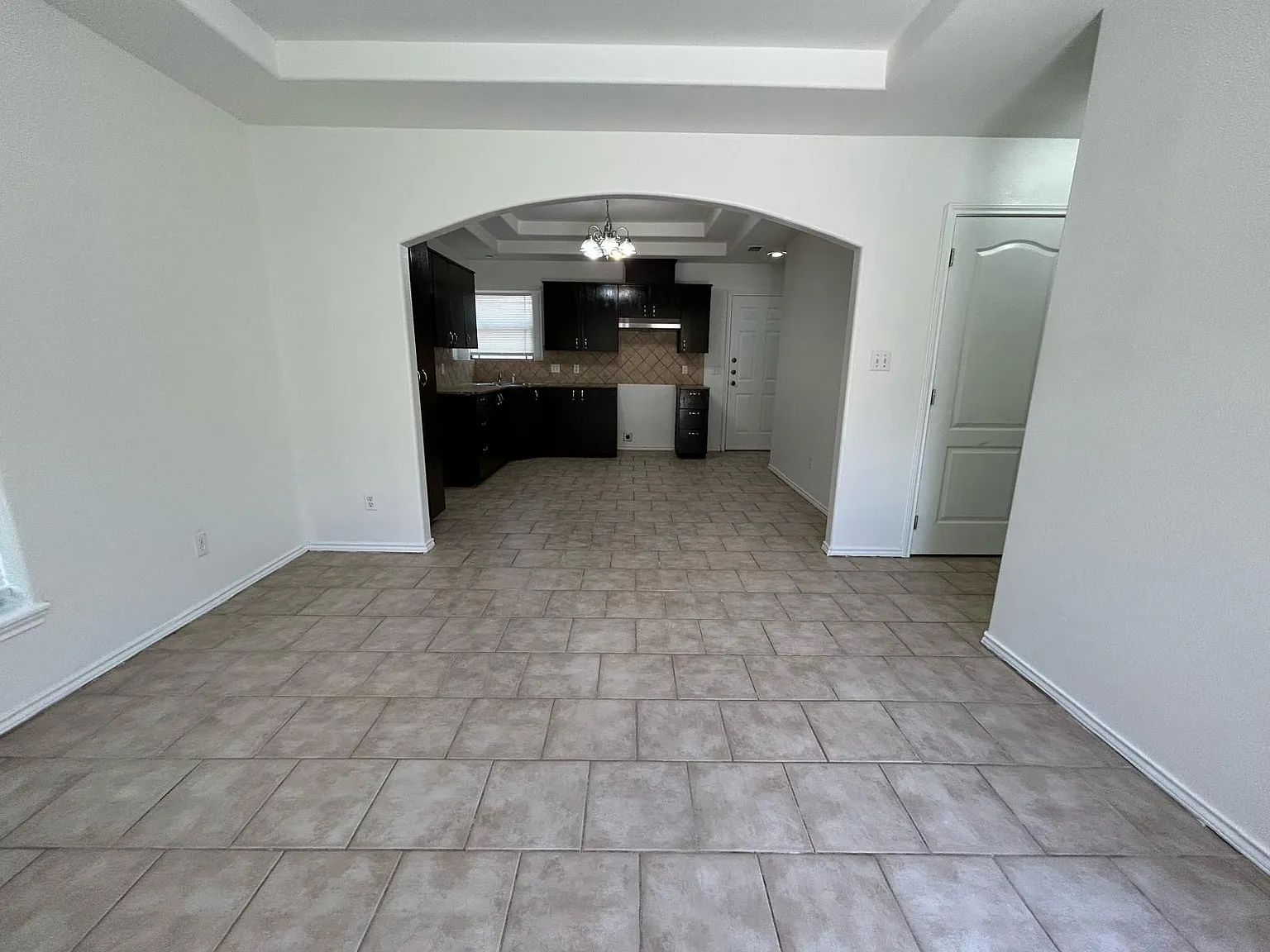 2407 Moonlight Ln — Photo 4