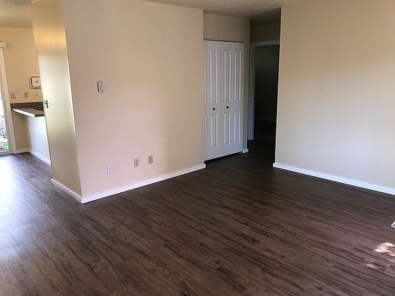 5th image of 1002 SE Marion St #1002