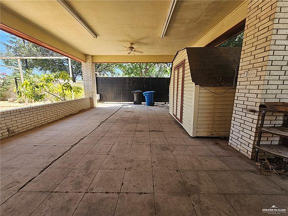3rd image of 2505 Camellia Ave