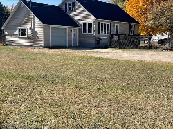 13885 E Willow St, Newberry, MI 49868