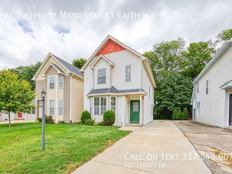227 Legacy Ln — Photo 1