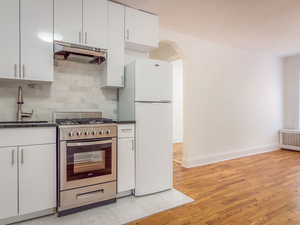 1st image of 301 E 53rd St APT 4F