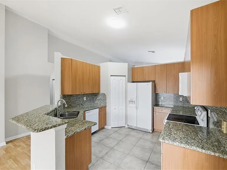 6217 Spring Lake Ter — Photo 13