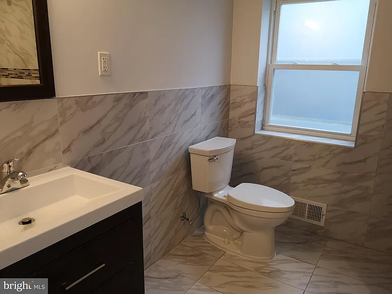 626 N 12th St #2 — Photo 18