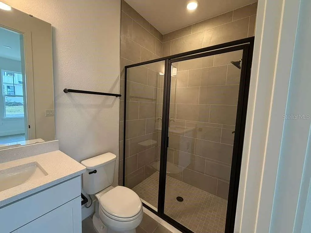 4 bed, 3.5 bath, 2072 sqft, $3,100 — Photo 4