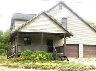 237 N Welch St, Hillsboro, IL 62049