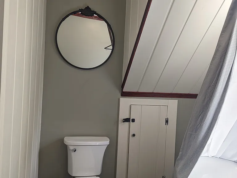 434 E Chapin St — Photo 24