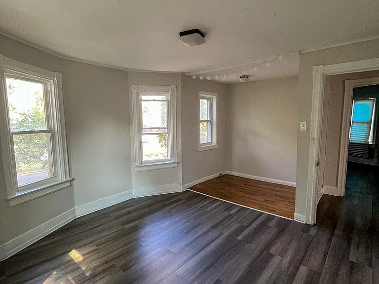 103 Newell Ave — Photo 12