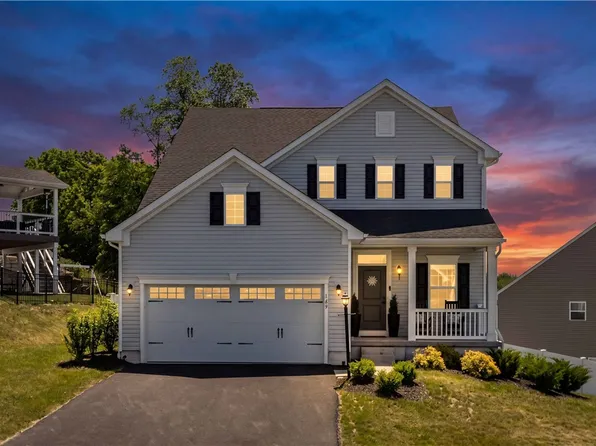 149 Woodsman Ridge Dr, Zelienople, PA 16063