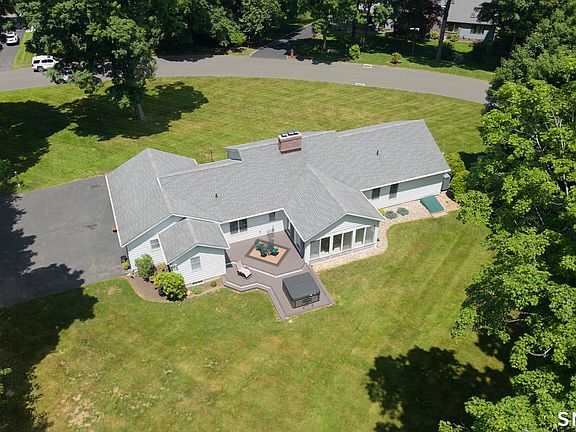 2nd image of 28 Wintergreen Hill Road