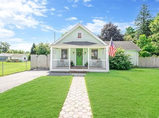 24 Jefferson St, East Islip, NY 11730