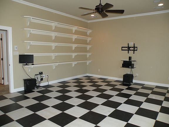 3rd image of 6413 Mosswood Dr