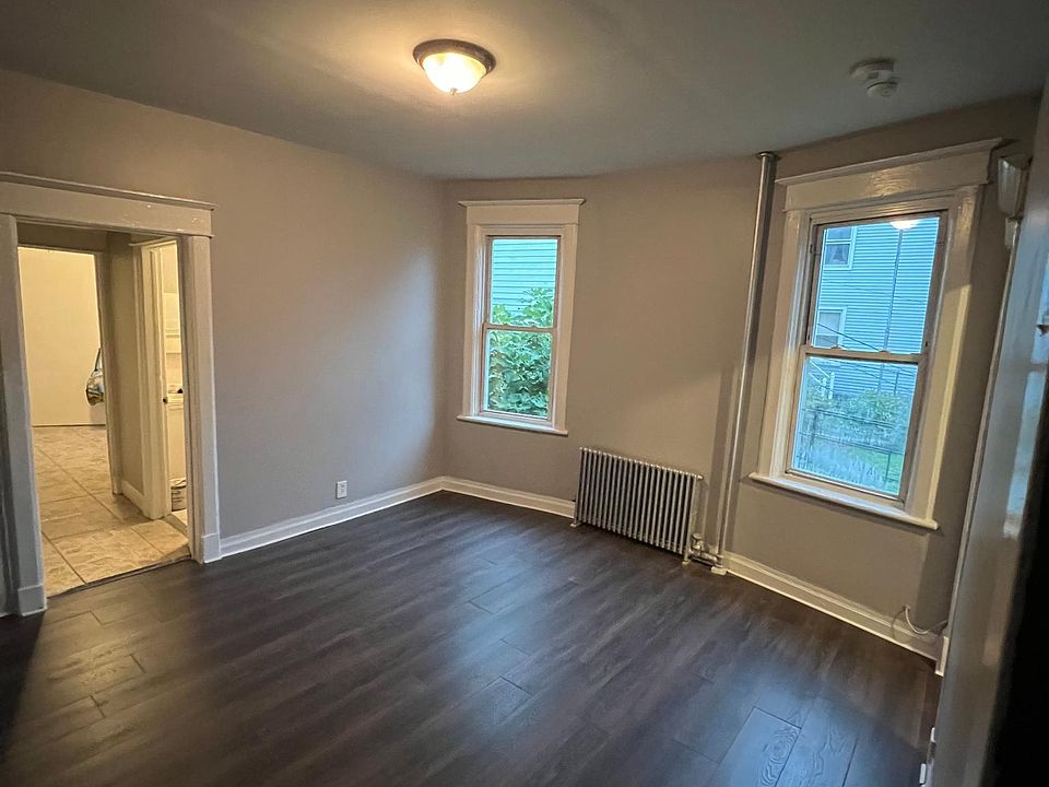 1st image of 43 Currans Ln #2R
