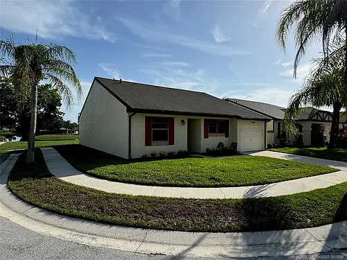 2398 SE Brekenridge Cir Photo 1