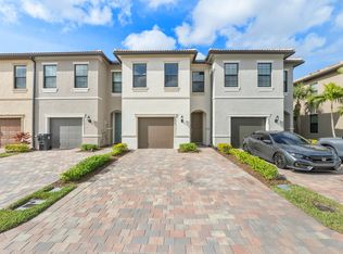 4853 Chantilly Rd, Lake Worth, FL 33467