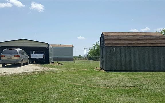 3rd image of 1913 South Dr