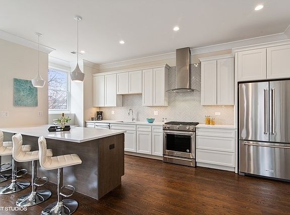 4th image of 1226 W Winnemac Ave #3S