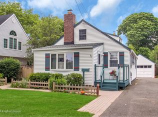 67 Beverly Rd, Massapequa, NY 11758