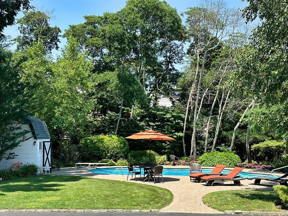 1st image of 264 Hempstead Avenue