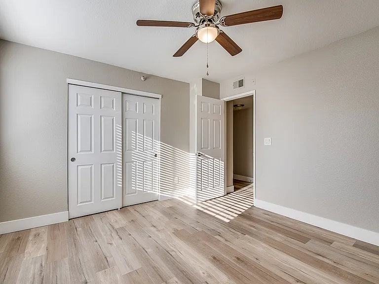 2750 S Durango Dr — Photo 24