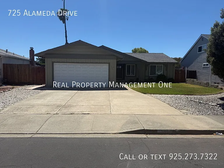 725 Alameda Dr — Photo 2