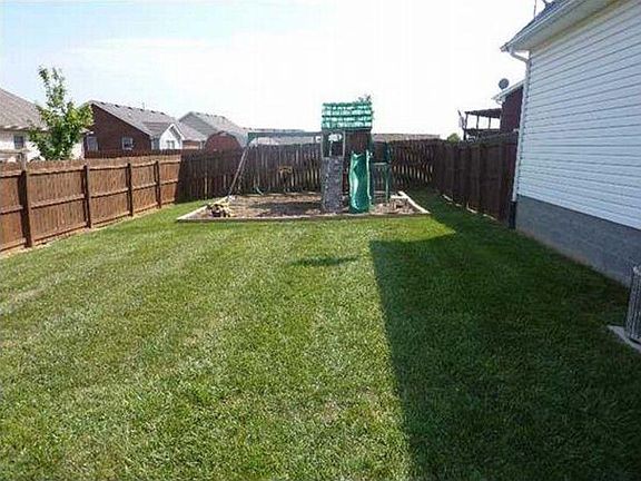 4th image of 591 Deer Park Way