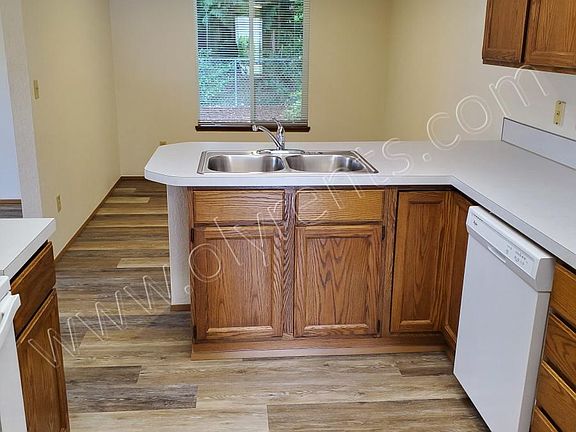 4th image of 2808 Impala Dr SE