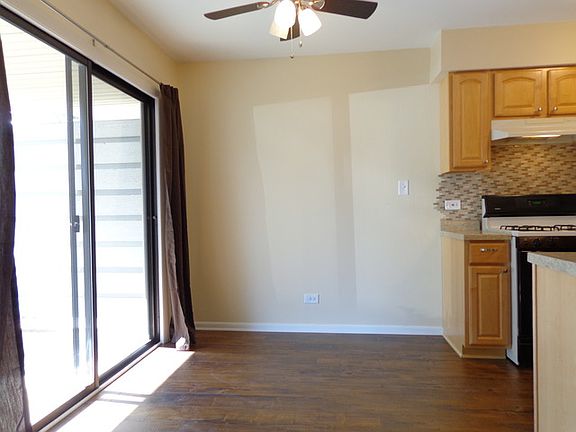 5th image of 359 Jefferson Ct