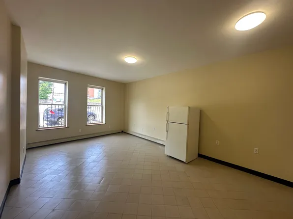 (undisclosed Address), Yonkers, NY 10701