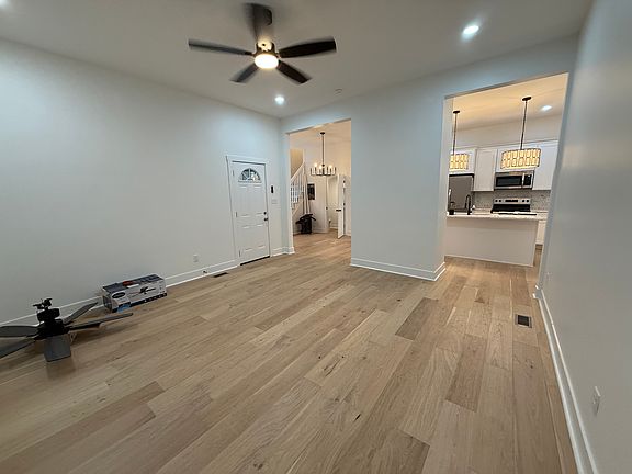 4th image of 1524 Prospect St #A