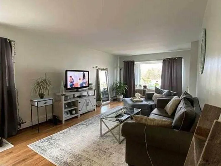 552 E Walnut St #LOWER — Photo 11