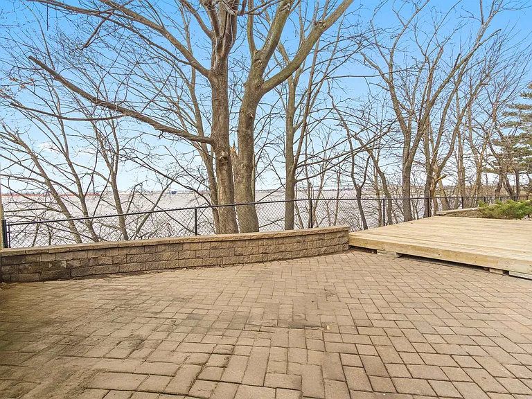 178 W 33rd St #1 — Photo 34