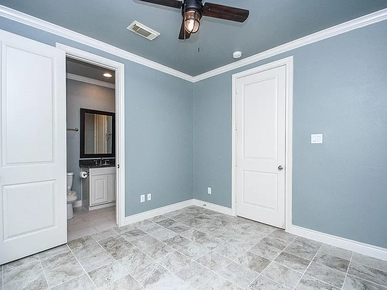 2222 Hilshire Lake Dr — Photo 6