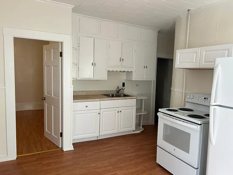 172 Pine St #1 — Photo 5