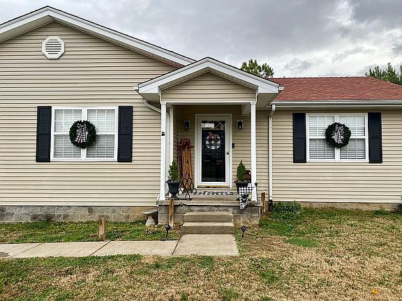 2nd image of 118 Village Cir