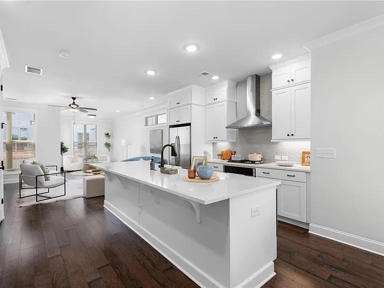 301 Marlowe Aly — Photo 4