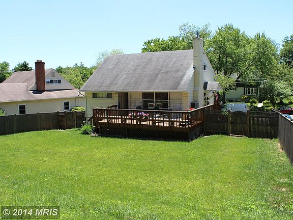 3rd image of 828 Crothers Ln