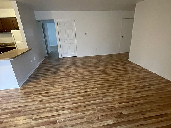 3rd image of 200 Brooklane Dr #B302