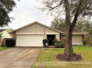 1337 Peachfield Dr, Valrico, FL 33596